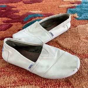cream TOMS size 7